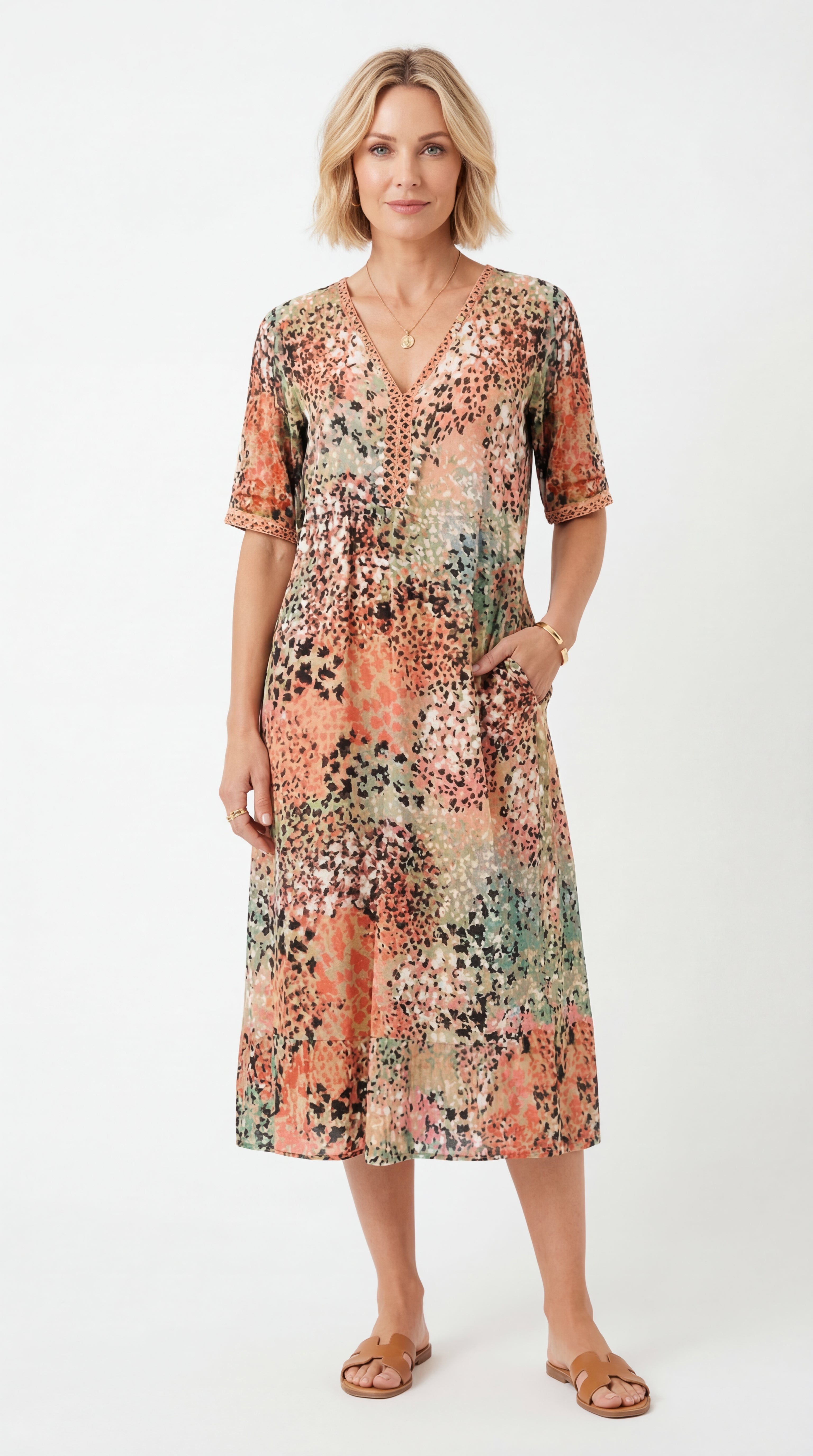 Karen | Light Dress with V-Neck