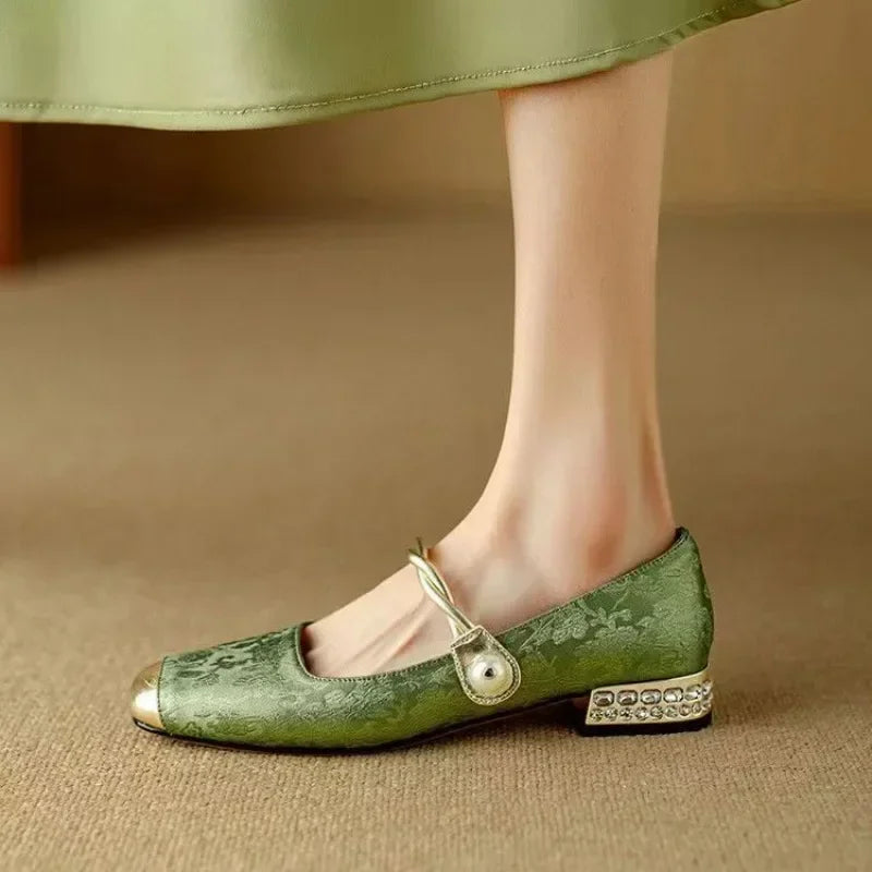 Ashley | Orthopedic shoes with a closed upper