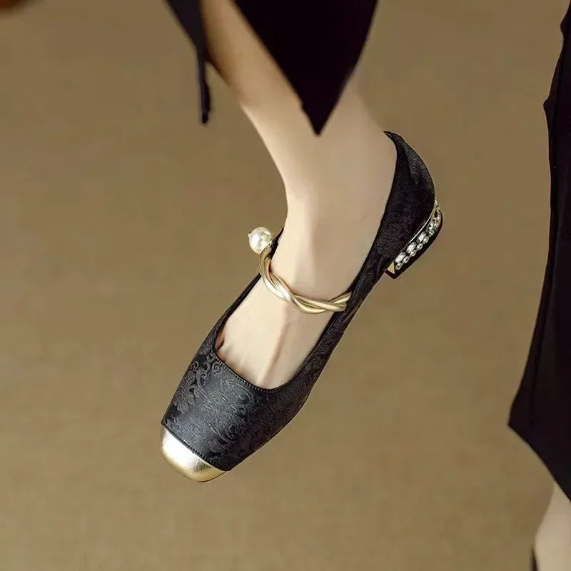 Ashley | Orthopedic shoes with a closed upper