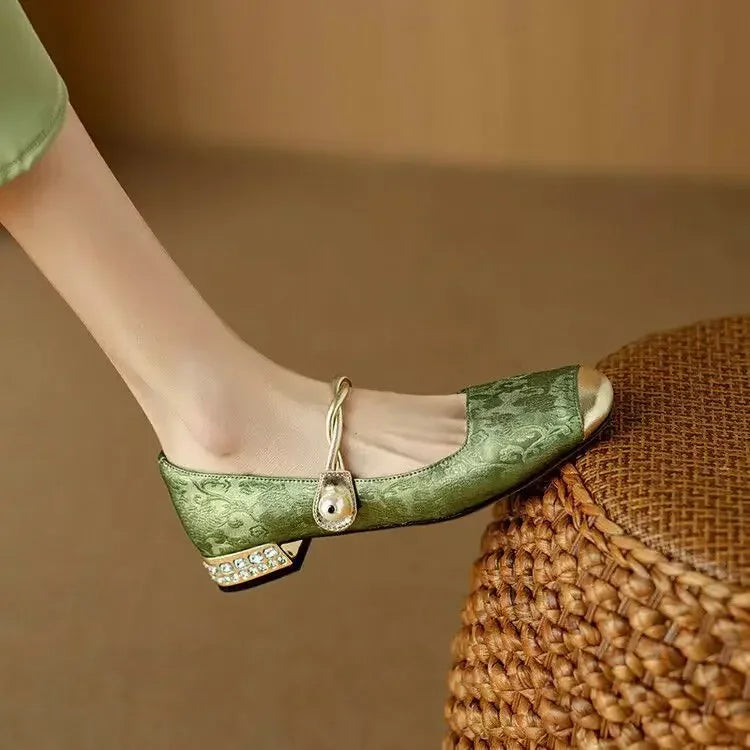 Ashley | Orthopedic shoes with a closed upper